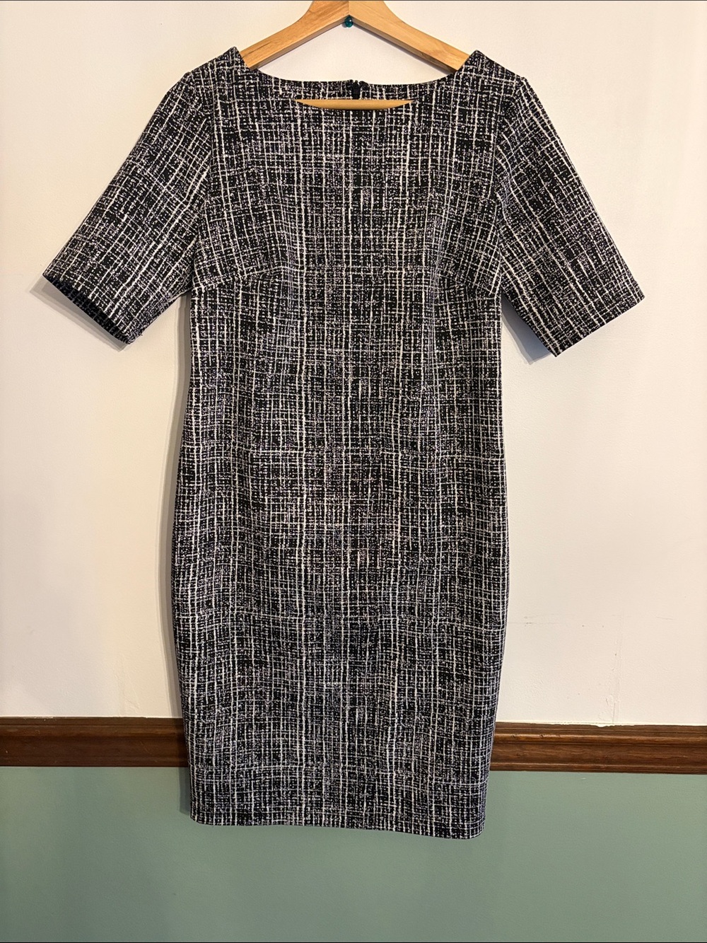 A Pea In The Pod Classic Black & White Textured Sheath Dress